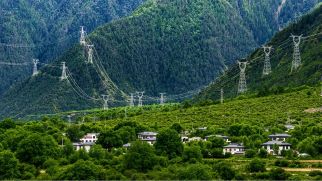 国家电网与西藏自治区党委政府举行会谈